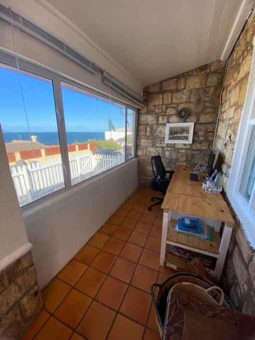 The Whalespotter On The Sea Holiday home Cape Town