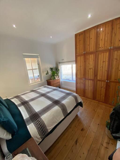 Holiday home The Whalespotter On The Sea Cape Town