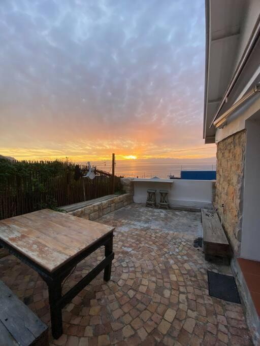 The Whalespotter On The Sea Holiday home Cape Town