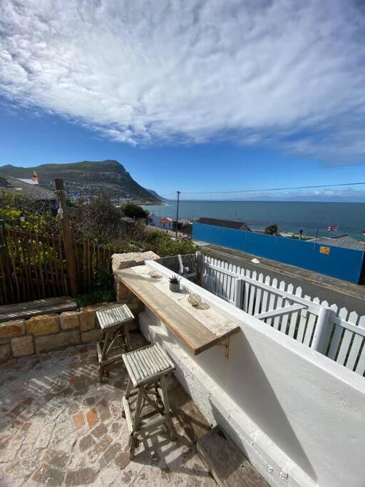 The Whalespotter On The Sea * Cape Town