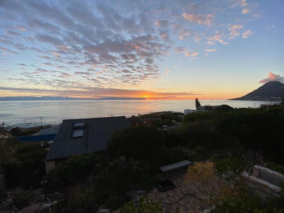 The Whalespotter On The Sea Holiday home Cape Town