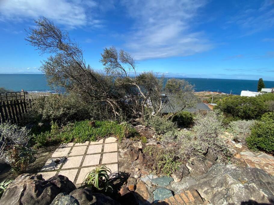 Holiday home The Whalespotter On The Sea Cape Town